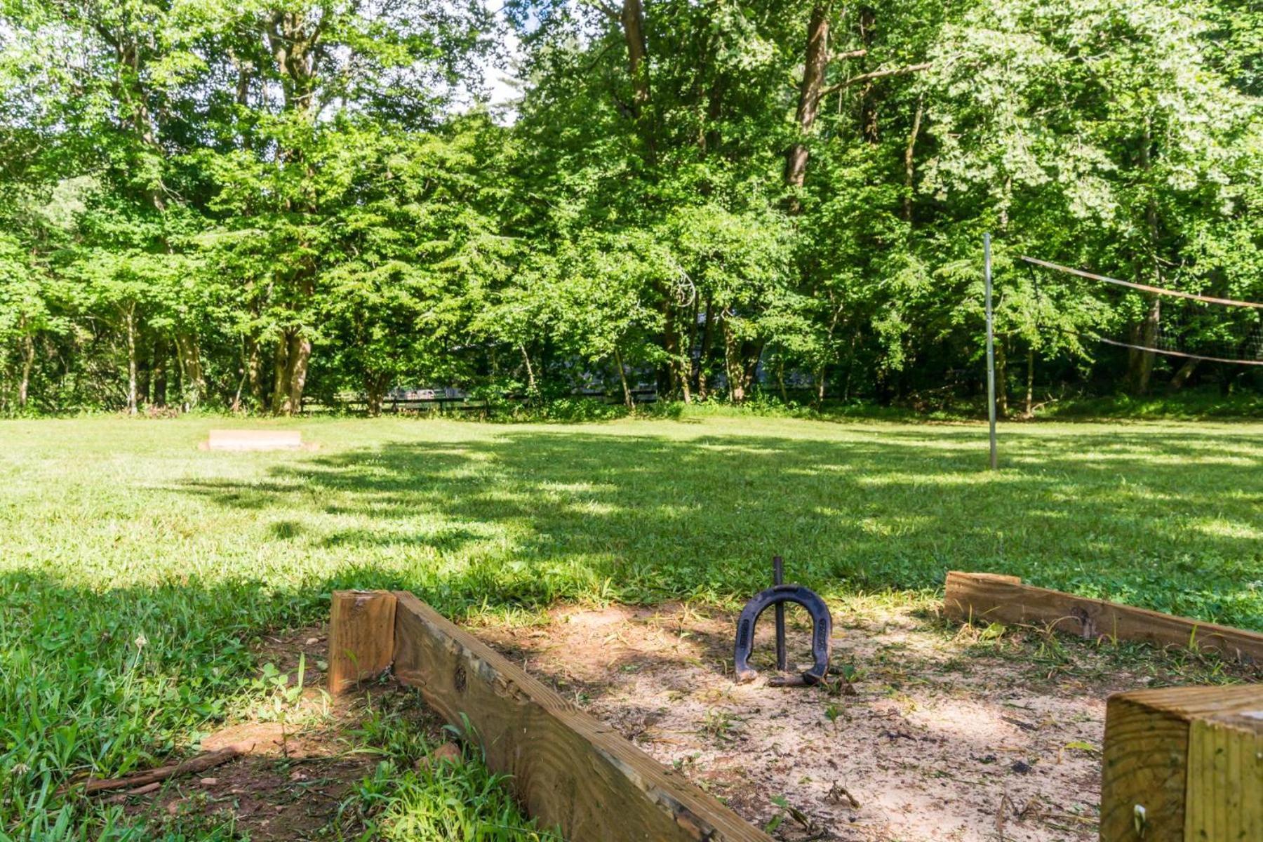 The Big Little Cabin - Hot Tub & Playground Dahlonega Exterior foto