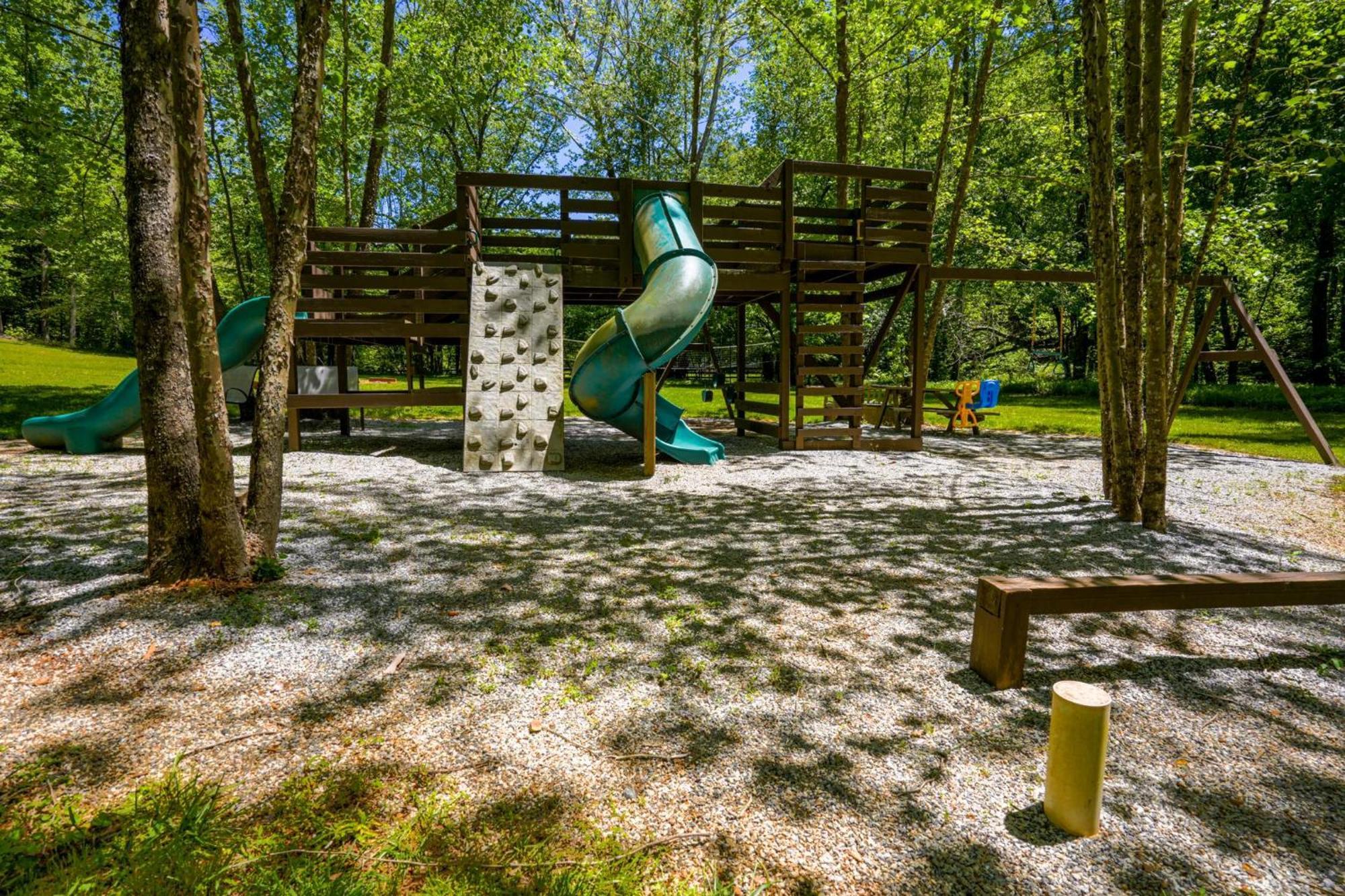 The Big Little Cabin - Hot Tub & Playground Dahlonega Exterior foto