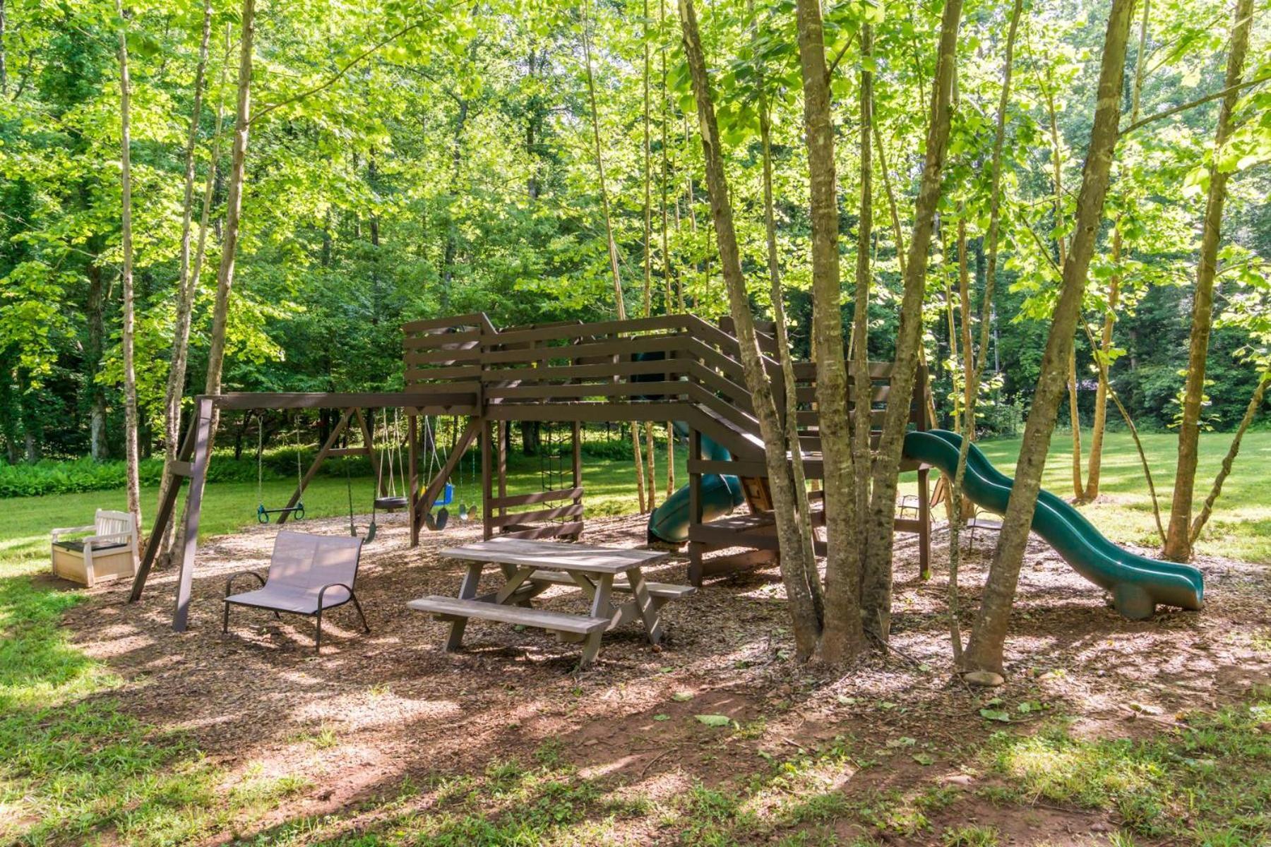 The Big Little Cabin - Hot Tub & Playground Dahlonega Exterior foto