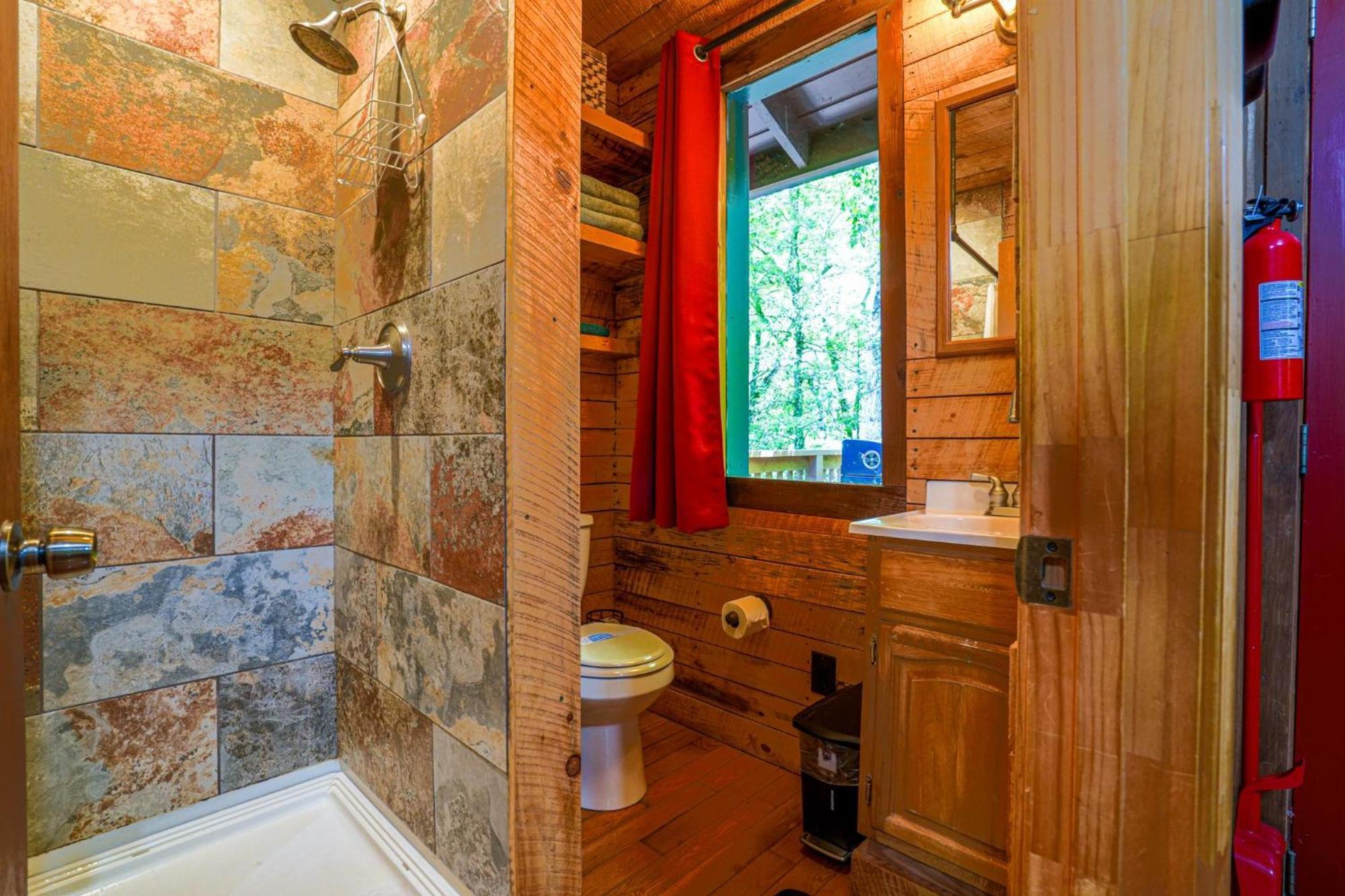 The Big Little Cabin - Hot Tub & Playground Dahlonega Exterior foto