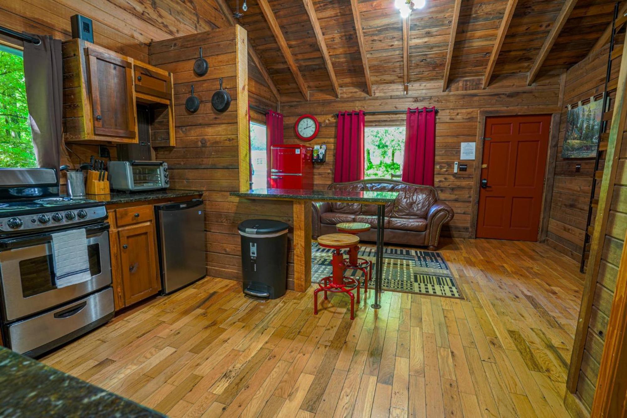 The Big Little Cabin - Hot Tub & Playground Dahlonega Exterior foto