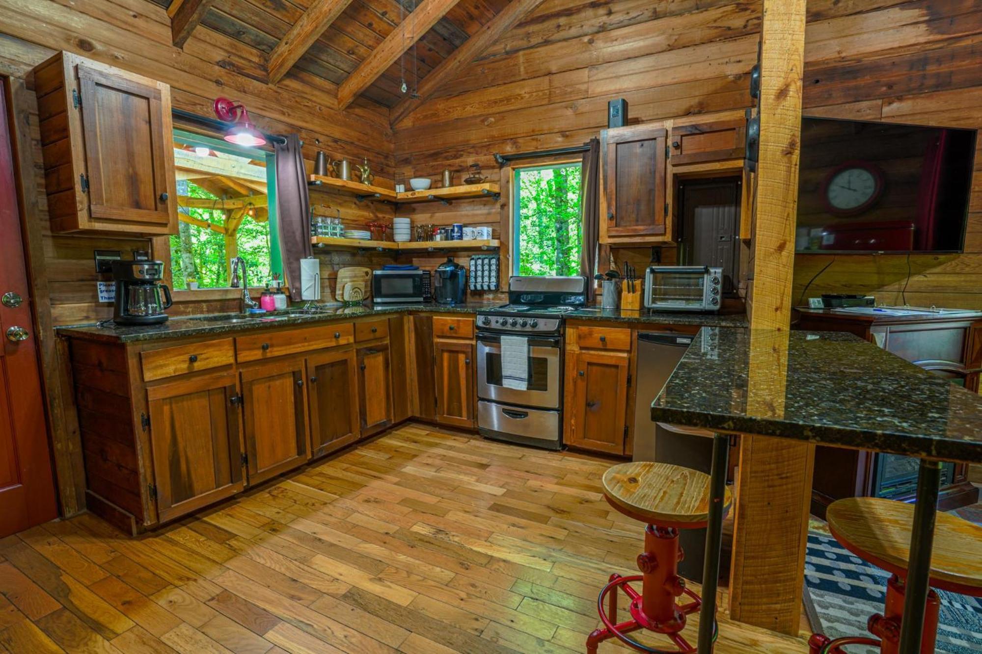 The Big Little Cabin - Hot Tub & Playground Dahlonega Exterior foto