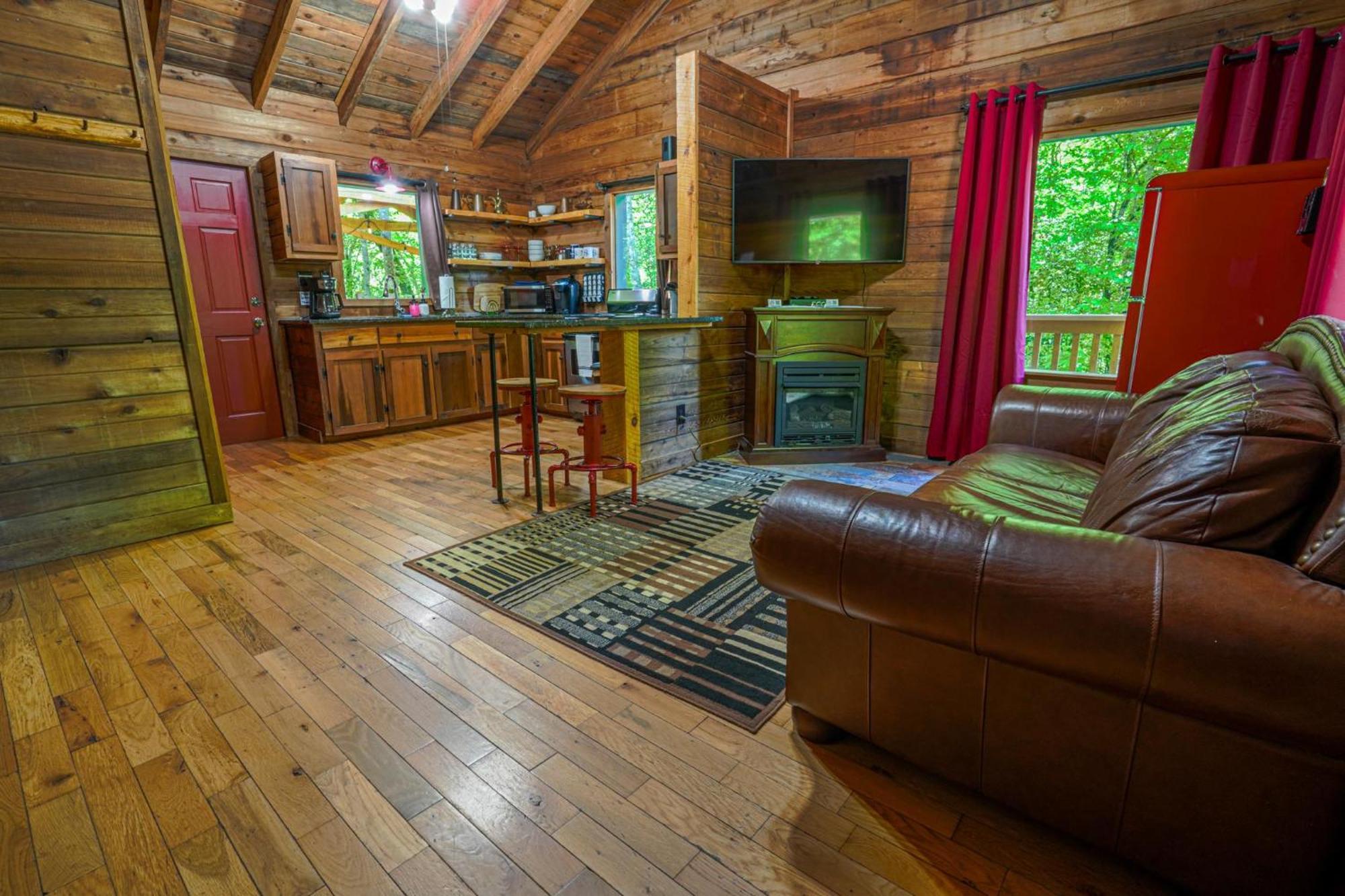 The Big Little Cabin - Hot Tub & Playground Dahlonega Exterior foto